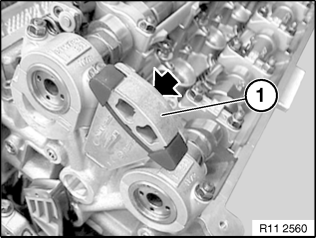 宝马E66拆卸和安装或更新左侧排气凸轮轴 (N62/N62TU)