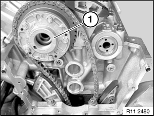 宝马E66拆卸和安装 / 更换左侧进气和排气调整装置 (N62/N62TU)-图片11