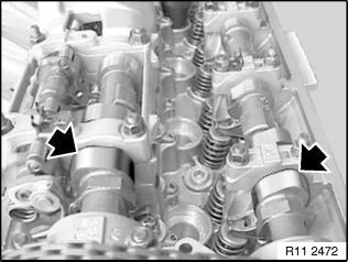 宝马E66拆卸和安装 / 更换左侧进气和排气调整装置 (N62/N62TU)-图片2