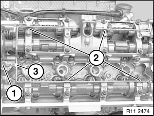 宝马E66拆卸和安装 / 更换左侧进气和排气调整装置 (N62/N62TU)