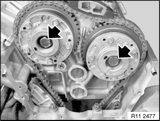 宝马E66拆卸和安装 / 更换左侧进气和排气调整装置 (N62/N62TU)-图片7