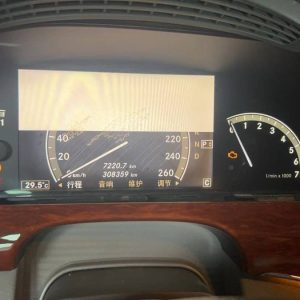 奔驰S350（221）仪表液晶显示不全维修