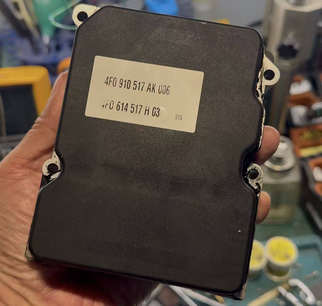 奥迪 ABS 控制单元 压力传感器不可信信号维修 - 图片 2