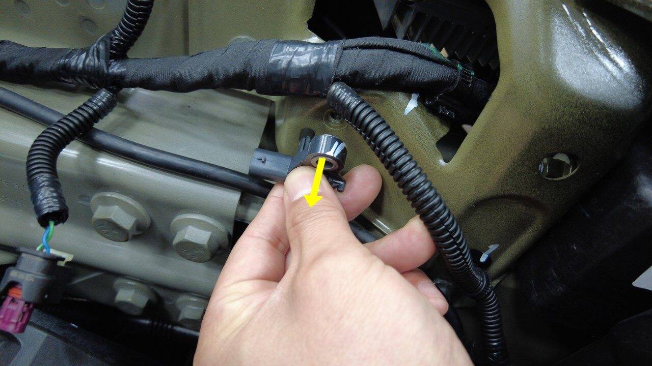 2024+ 特斯拉 Model 3 左前端模块支架更换:9.8/10/16 N·m 与前线束路径-图片2