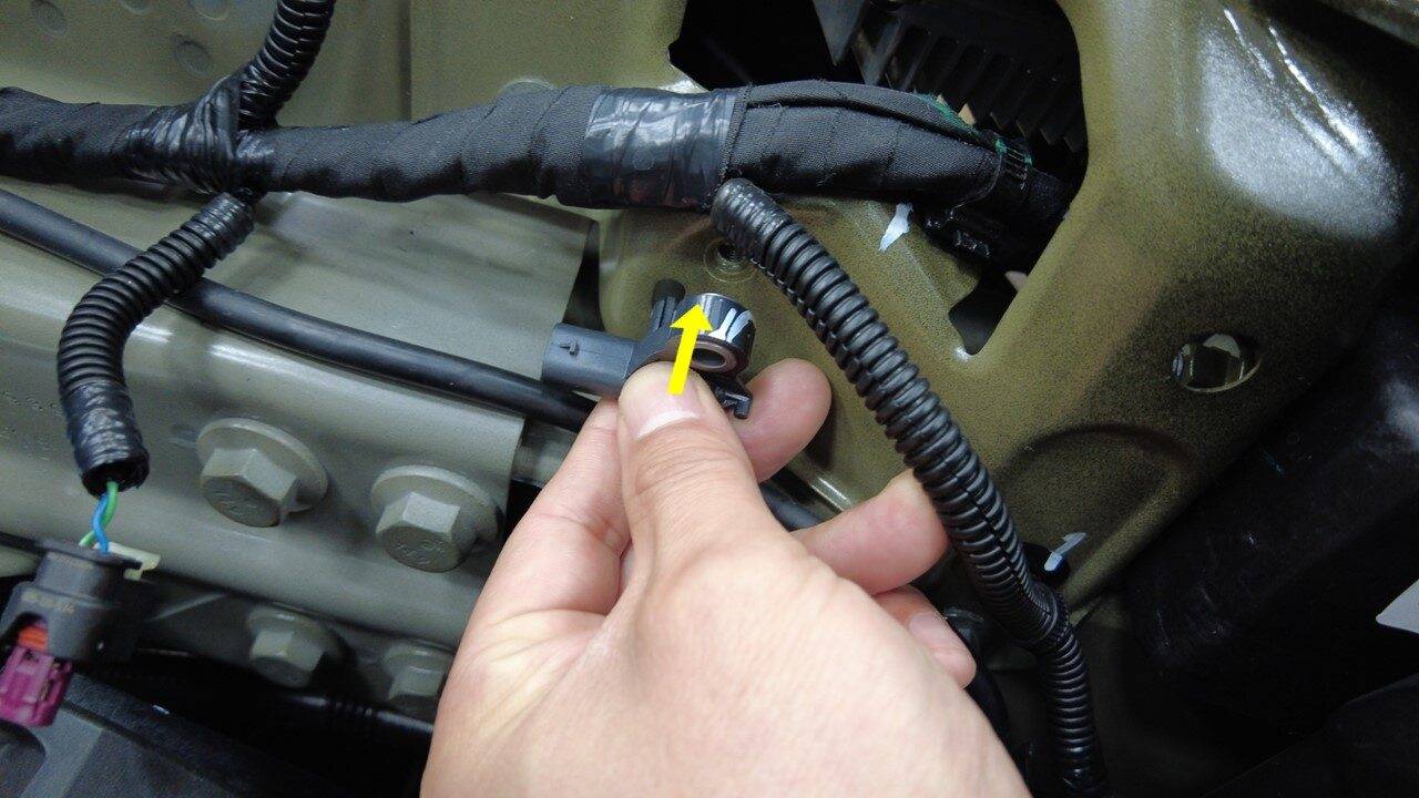 2024+ 特斯拉 Model 3 左前端模块支架更换:9.8/10/16 N·m 与前线束路径-图片3