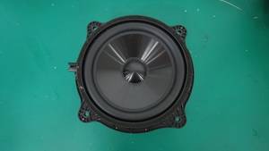 2024+ 特斯拉 Model 3 左后200 mm低音扬声器更换:搁物板访问与4 N·m-图片2