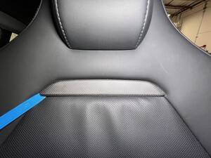 2024+ 特斯拉 Model 3 Sport 座椅前饰板更换:每侧一卡子与卡子下方撬点