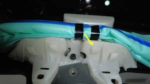 2024+ 特斯拉 Model 3 左侧 B 柱支架更换:气帘 9 N·m 与支架 2.5 N·m