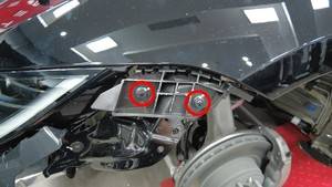 2024+ 特斯拉 Model 3 左前保险杠侧支架更换:6 卡子与 2.5/4 N·m