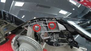 2024+ 特斯拉 Model 3 右前保险杠侧支架更换:6 卡子、2 螺母与 4 N·m-图片3