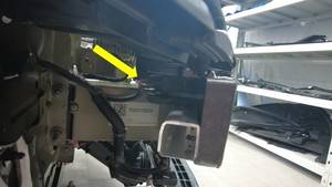 2024+ 特斯拉 Model 3 前保险杠梁泡沫更换:4+2 个新卡子与压力管传感器