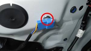 2024+ 特斯拉 Model 3 左前门封闭板更换:8 颗螺钉 4 N·m 与电机 3 N·m-图片1