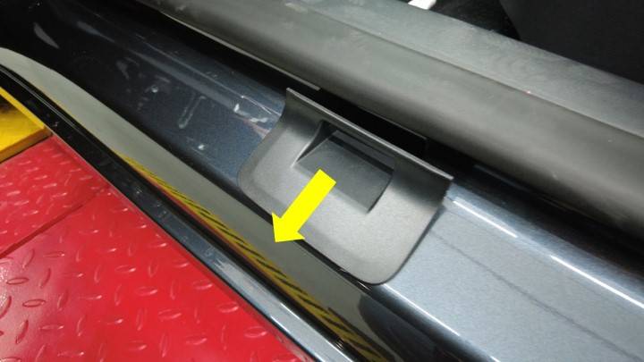 2024+ 特斯拉 Model 3 标准版左前门槛板更换:IPA 清洁与胶面一次定位