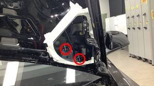 2024+ 特斯拉 Model 3 前备箱盖总成更换:支柱支架与铰链 15 N·m、撞销 18 N·m-图片2