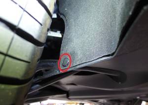 2024+ 特斯拉 Model 3 后底板流线型护板更换:11 颗螺栓与 5 N·m