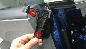 2024+ 特斯拉 Model 3 左后门次密封条更换:4 个夹子、1 分钟风干与 25 mm 深度-图片1
