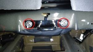 2024+ 特斯拉 Model 3 第二排靠背撞销更换:2 颗新螺栓与 16 N·m