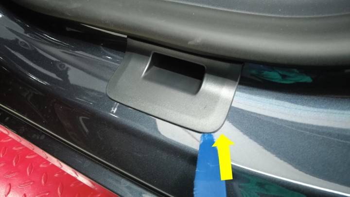 2024+ 特斯拉 Model 3 标准版左后门槛板更换:IPA 除胶与新件压合