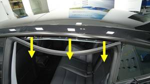 2024+ 特斯拉 Model 3 左侧车顶上亮条更换:9 个新索环与 1.1 N·m