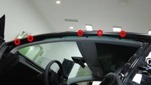 2024+ 特斯拉 Model 3 左侧车顶上亮条更换:9 个新索环与 1.1 N·m