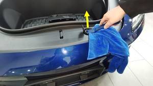 2024+ 特斯拉 Model 3 玻璃水储液罐盖更换:一体止动环与定位槽