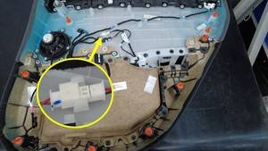 2024+ 特斯拉 Model 3 左后门饰板线束更换:5个插头与5个固定夹-图片2