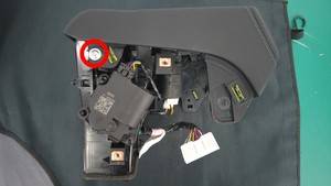 2024+ 特斯拉 Model 3 后排中控台通风总成更换:两颗1 N·m螺钉与Toolbox自检-图片2