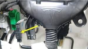 2024+ 特斯拉 Model 3 左前坐垫套更换:倾斜座椅、四条魔术贴与八个拱环-图片3
