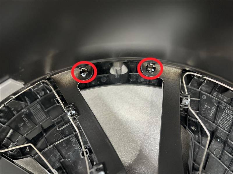 2024+ 特斯拉 Model 3 高性能轮毂饰板拆装:背面释放与顺时针卡接-图片2