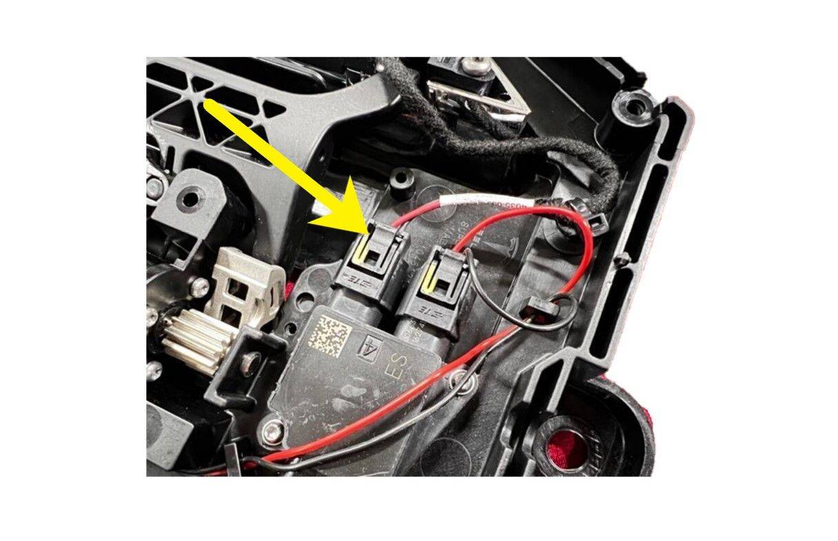 2021+ 特斯拉 Model S 左前把手LED更换:线束夹恢复与Toolbox校准注记-图片2
