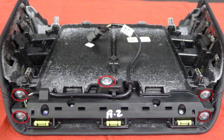 2021+ 特斯拉 Model S 危险警告开关更换:五颗1.2 Nm、旋入定位与软件重装-图片3