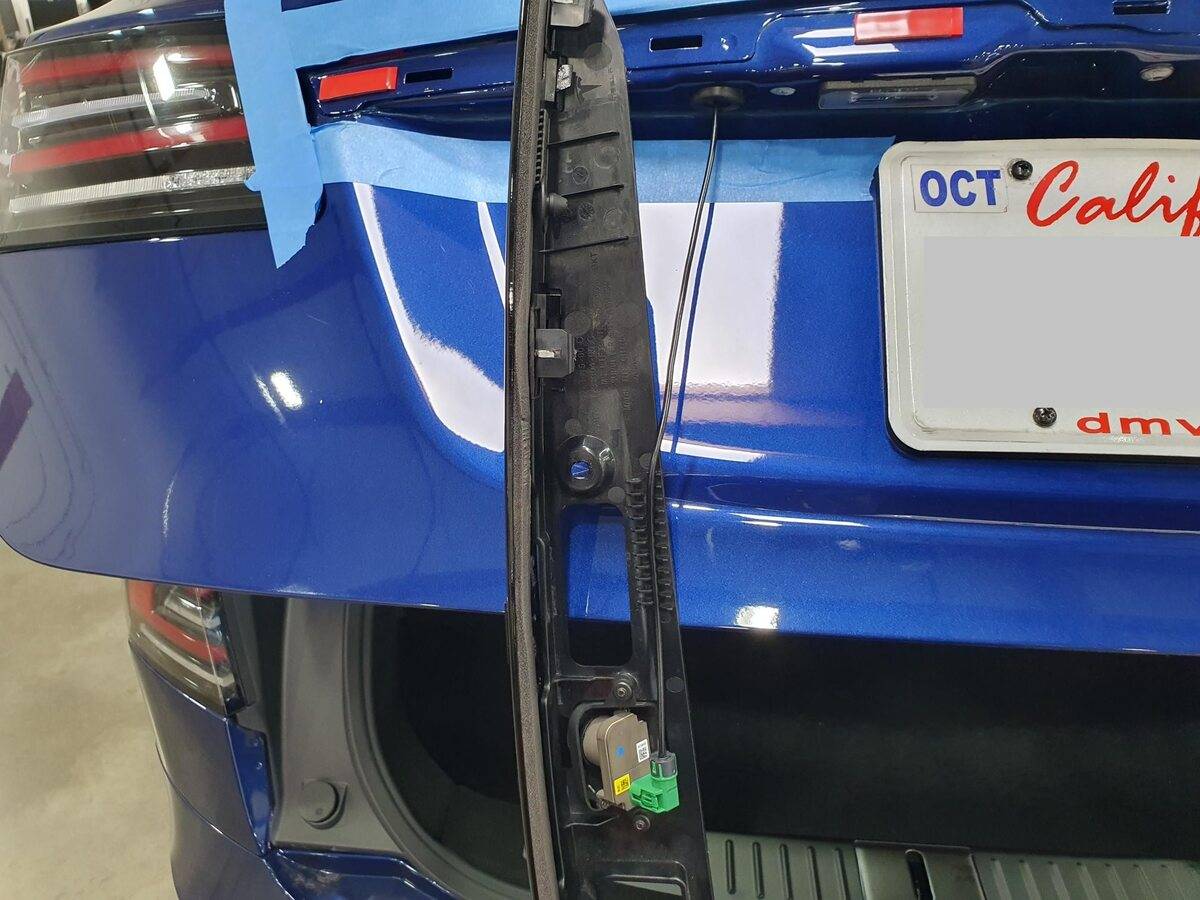 2021+ 特斯拉 Model S HW4后置摄像头更换:0.8与2 Nm、软件操作与五分钟粘接-图片5