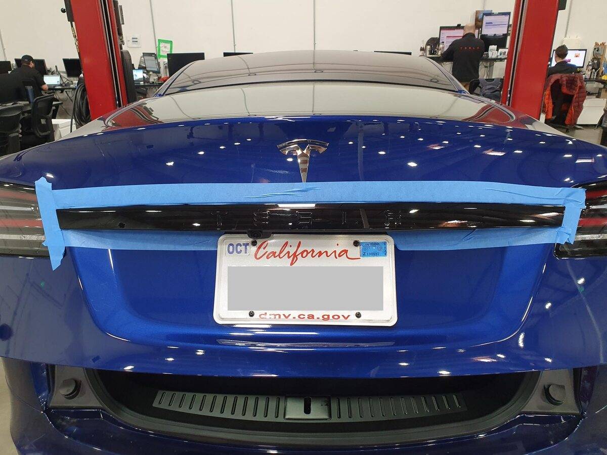 2021+ 特斯拉 Model S HW4后置摄像头更换:0.8与2 Nm、软件操作与五分钟粘接-图片2