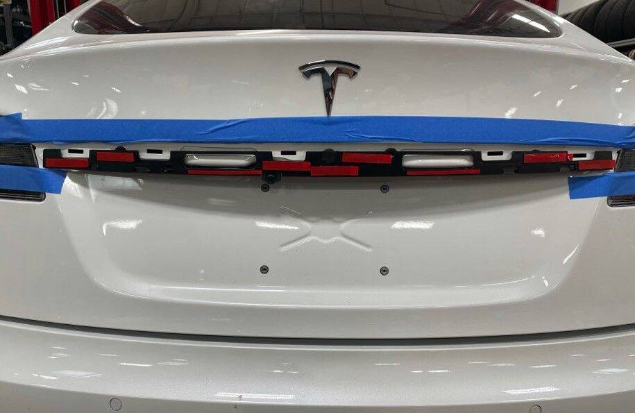 2021+ 特斯拉 Model S 尾门把手周围饰件更换:2、14.4、3 Nm与粘接等待-图片5