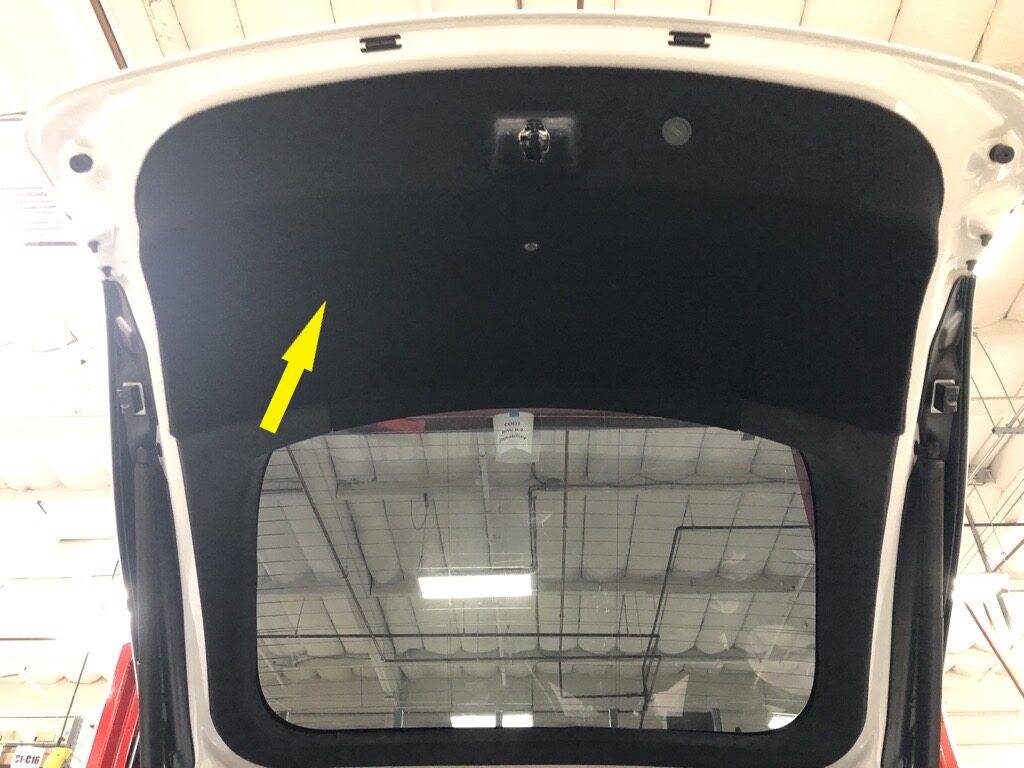 2021+ 特斯拉 Model S 尾门闩锁更换:两颗10 Nm、释放接口与两组拉索固定-图片2