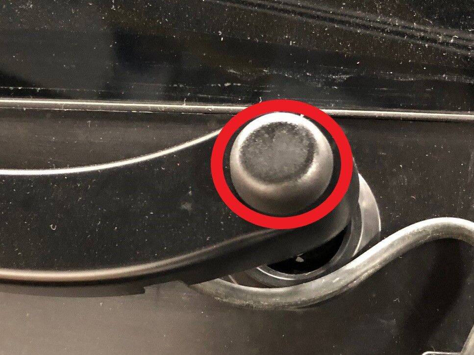 2021+ 特斯拉 Model S 雨刮片位置调整:玻璃参考标记、先右后左与26 Nm-图片4