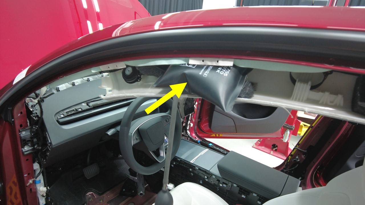 2025+ 特斯拉 Model Y 左前顶棚60 mm扬声器:三颗0.4 Nm与气囊支撑-图片2