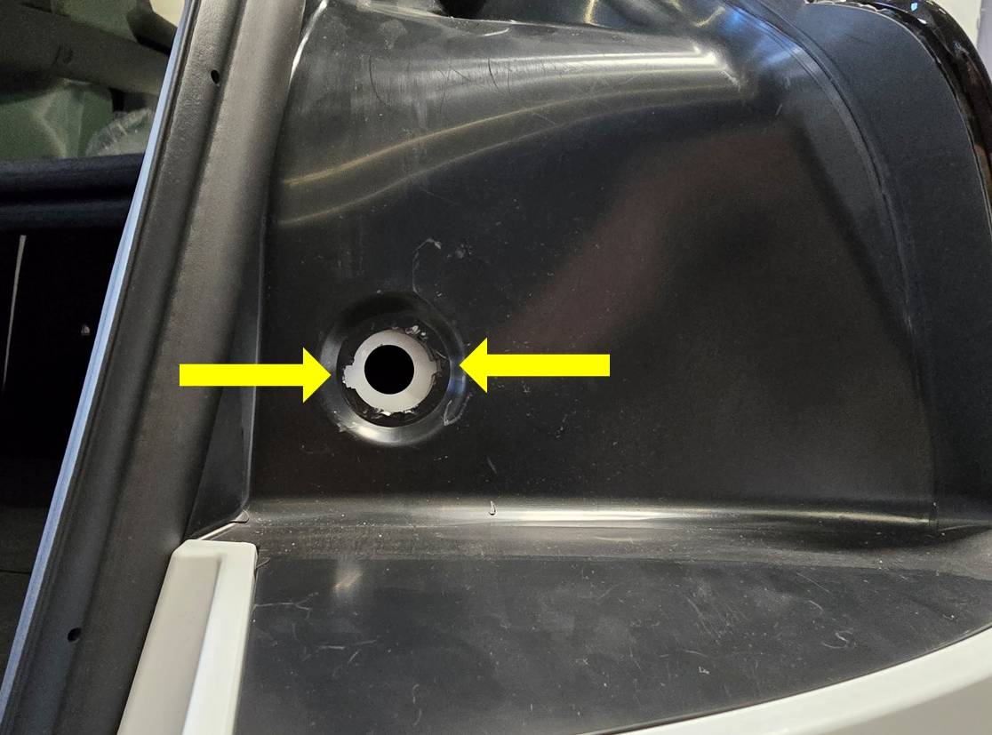 2025+ 特斯拉 Model Y 尾门缓冲止动基座成对更换:凹槽对齐与摆动测试-图片3