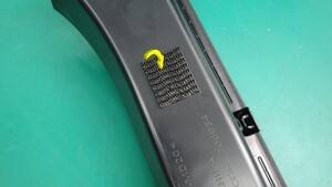 特斯拉 Model Y L 尾门左侧Dual Lock垫片更换:残胶清理与定位线-图片4